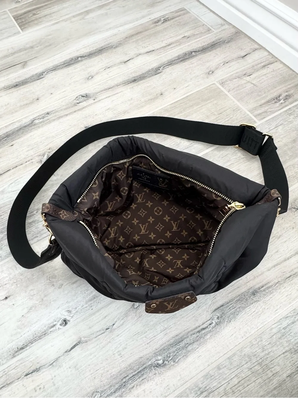 Louis Vuitton Black Maxi Pillow Crossbody Pochette #0074